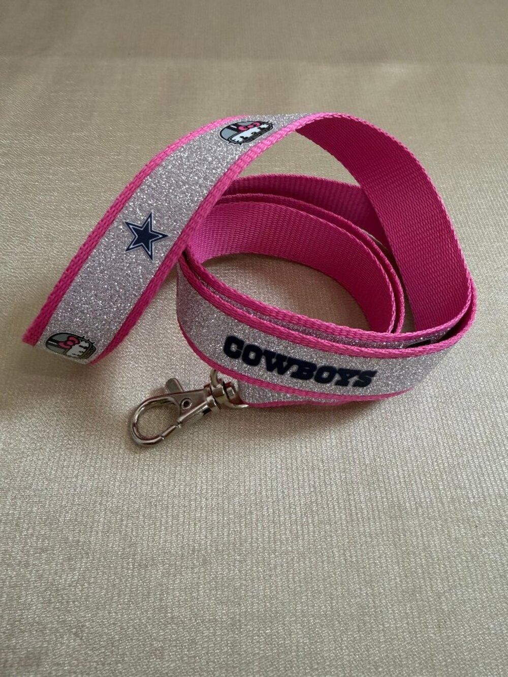Hello Kitty Dallas Cowboys Pink And Silver Glitter Lanyard